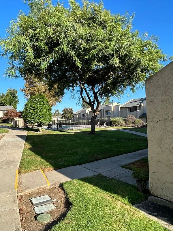3 bed, 1.5 bath, 1323 sqft, $3,300 — Photo 1