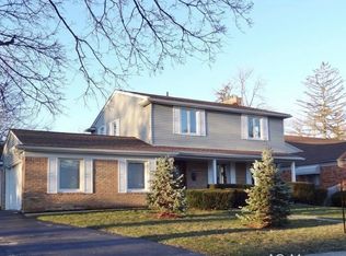 1109 Yorkshire Rd, Birmingham, MI 48009