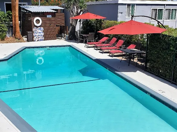 Aviation Townhomes, 1721 Aviation Blvd APT 43, Redondo Beach, CA 90278