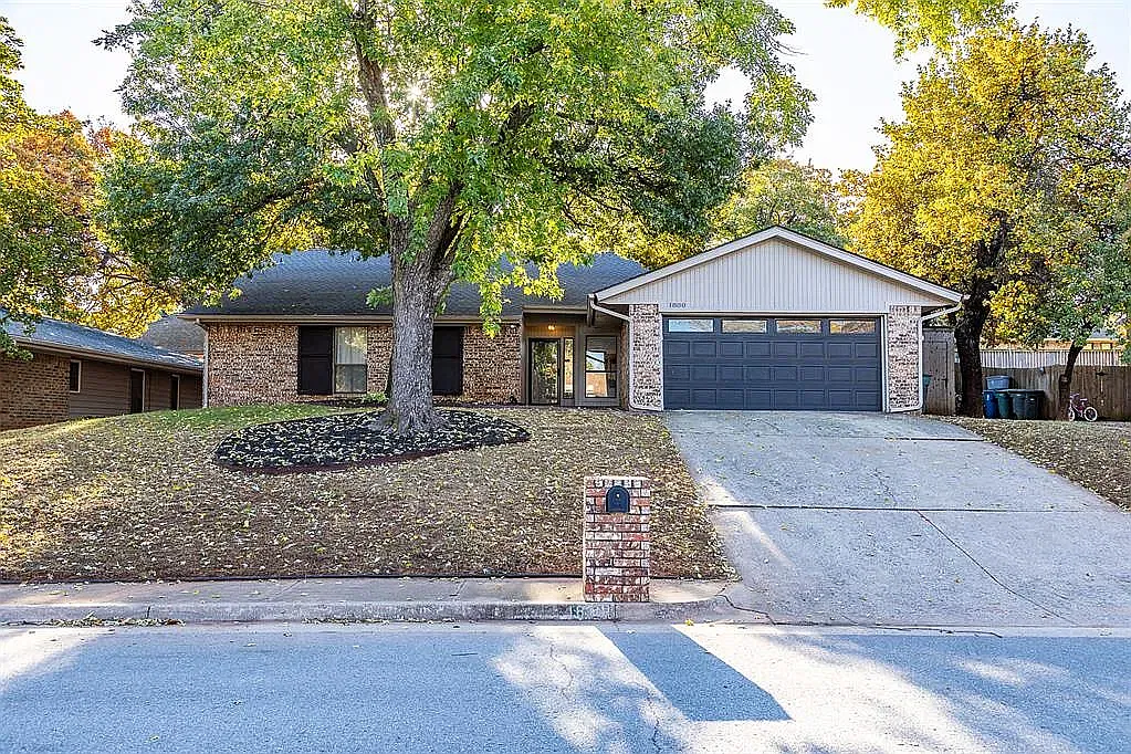 4 bed, 2372 sqft, $2,000 — Photo 1