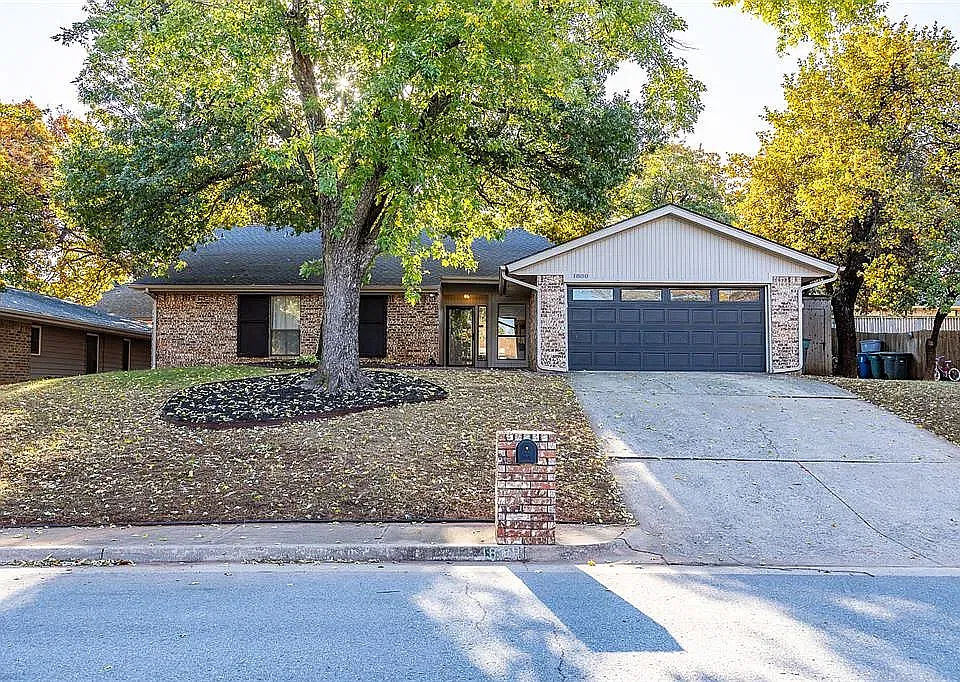 1800 Chaparral Ln