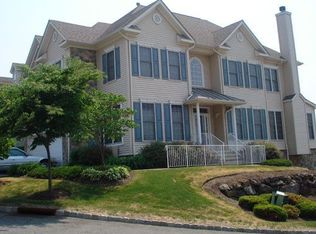 2 Winding Way, West Paterson, NJ 07424
