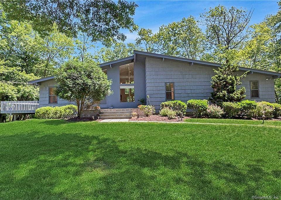 1st image of 15 Eljays Ln