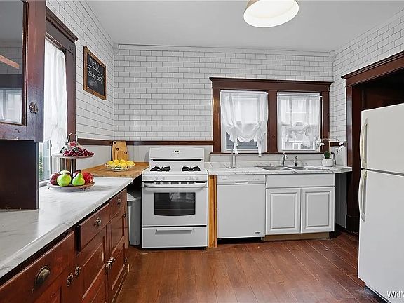 5th image of 10 Russell St #1