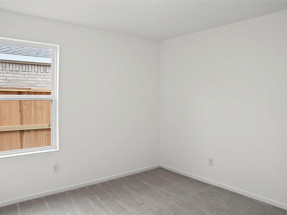 5th image of 16819 Spotted Oak Dr
