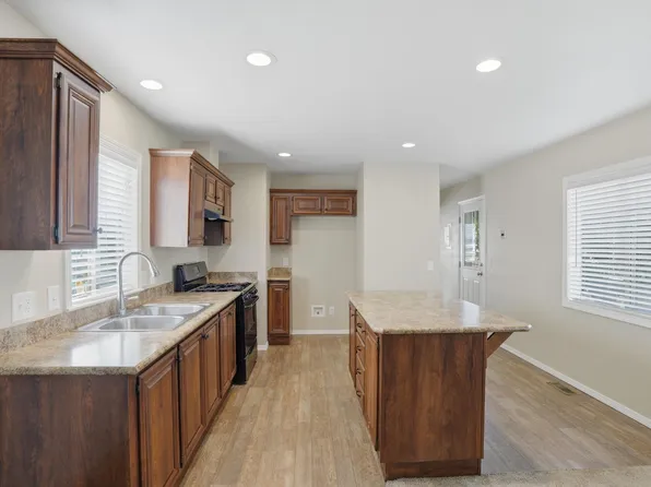 360 E Grant Line Rd Space 18, Tracy, CA 95376