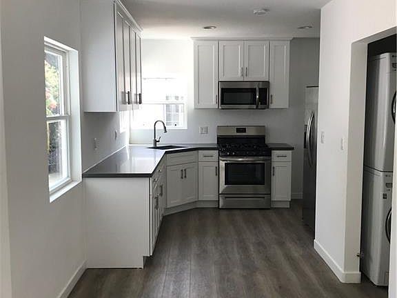 3rd image of 7339 Remmet Ave