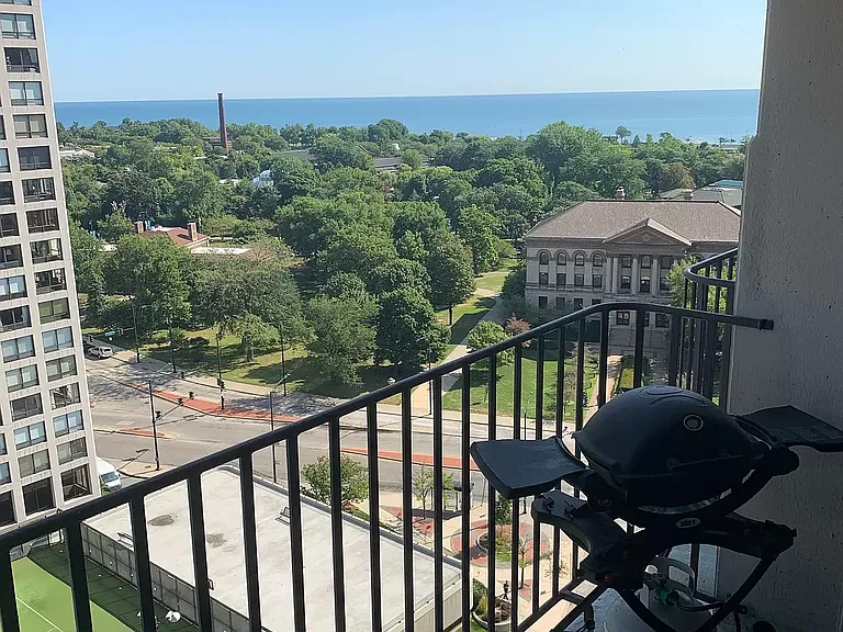 Small to medium size Gas Grills work just fine here.