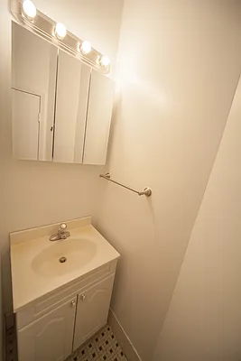 Rented by Park West Realty Company | media 5