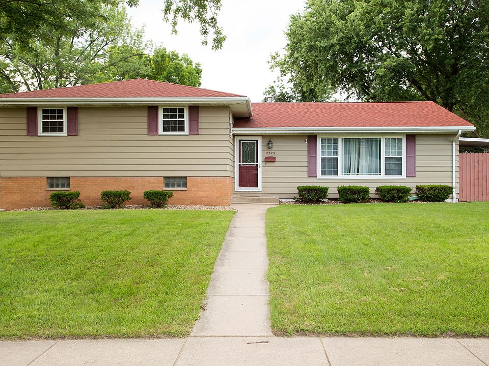 1st image of 2523 W Castle Ct