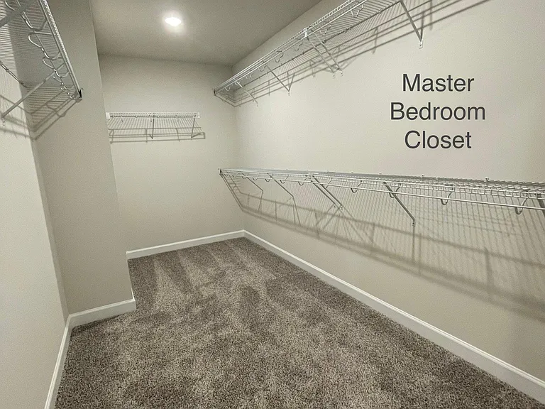 1056 Apple Dr — Photo 8