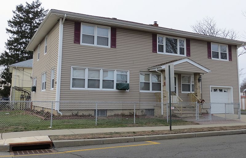 1st image of 485 Van Bussum Ave