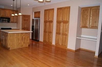 3rd image of 1960 Wyndham Hill Dr