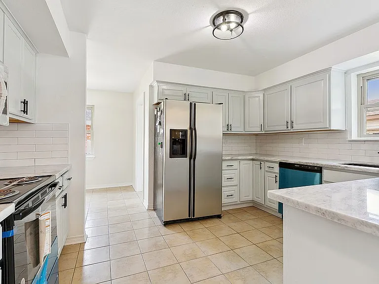 64 Osborne Ave — Photo 3