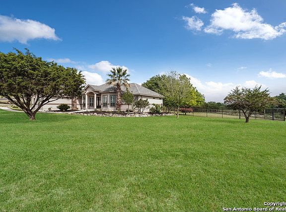 2nd image of 208 Deer Cross Ln