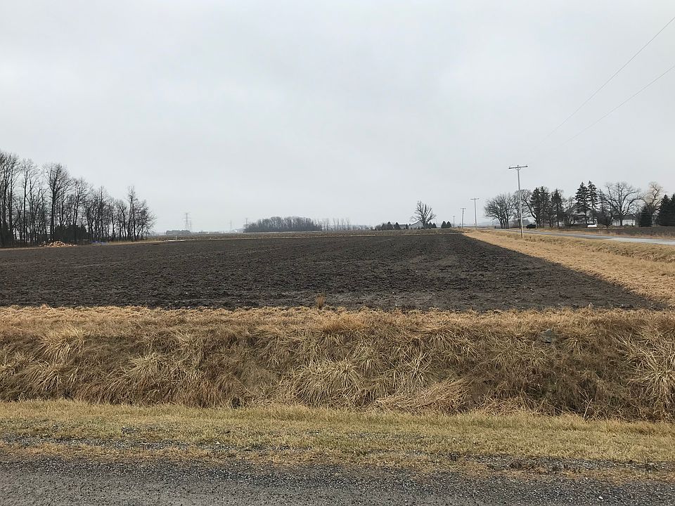 2nd image of 1510 N Mueller Rd