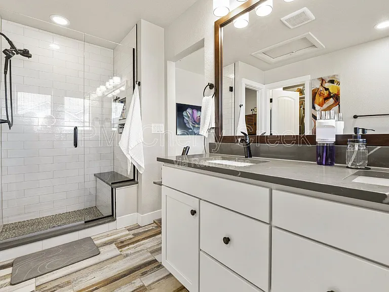 5988 N Fulton St — Photo 13