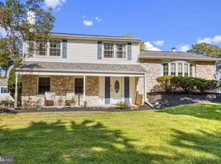 377 Holly Dr, Southampton, PA