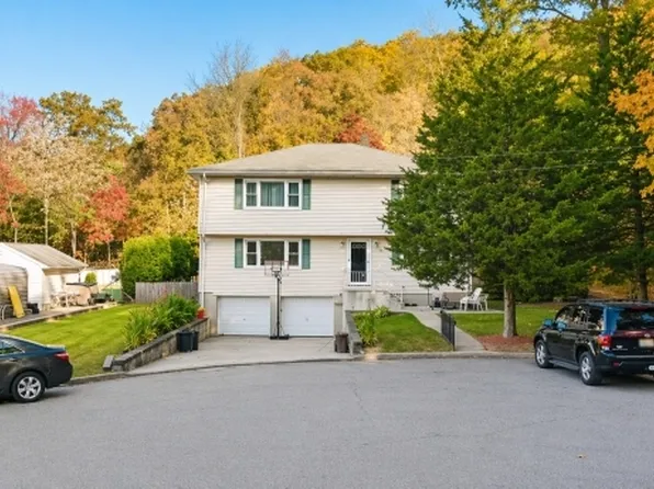 28 Carr St, Pompton Lakes Boro, NJ 07442