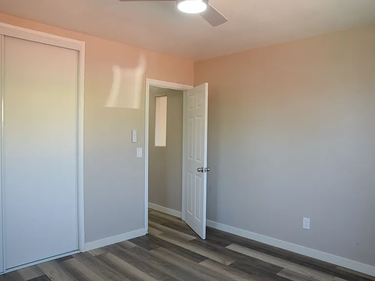 4481 Dwight St — Photo 33