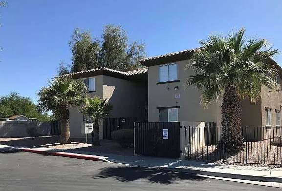 3 bed, 1092 sqft, $1,650 — Photo 2