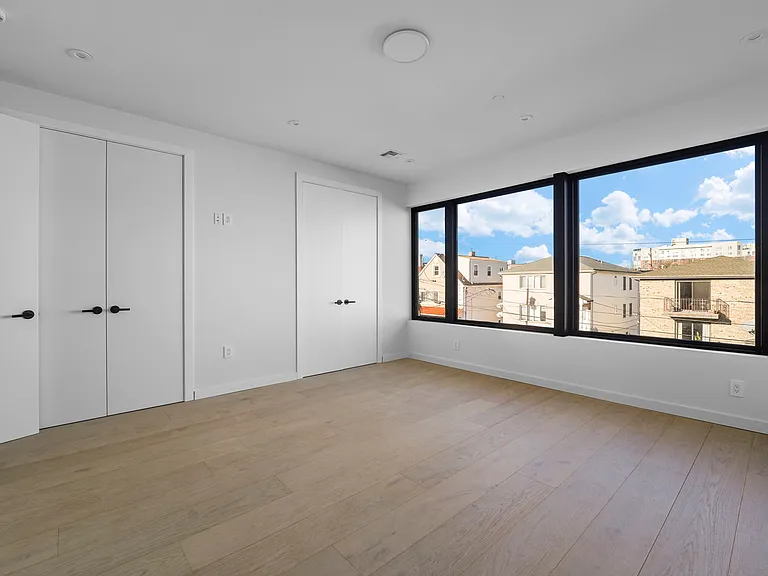 222 Washington Pl — Photo 23