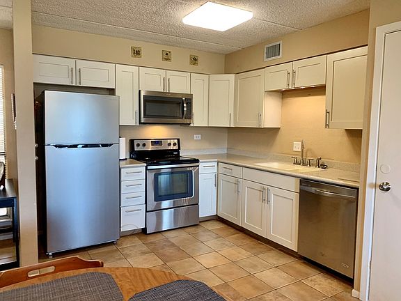 5th image of 3113 Laguna Blvd APT 113