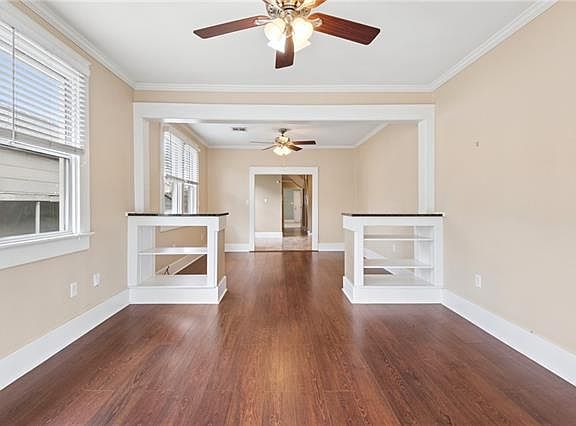 3rd image of 4813 Laurel St
