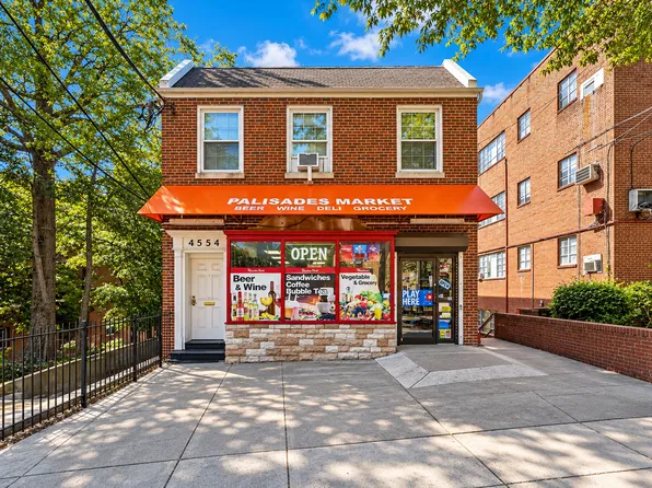 4554 Macarthur Blvd NW #3, Washington, DC 20007