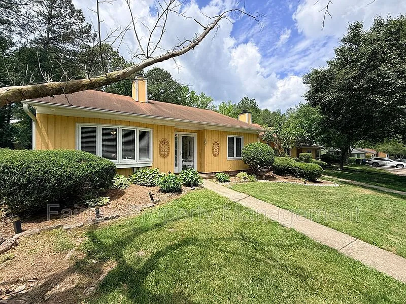 107 Perriwinkle Pl