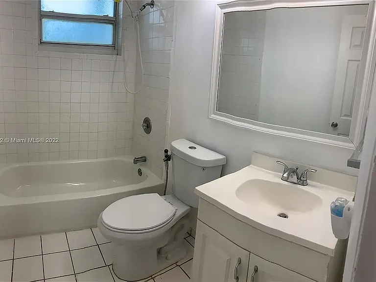 2225 NE 123rd St — Photo 8
