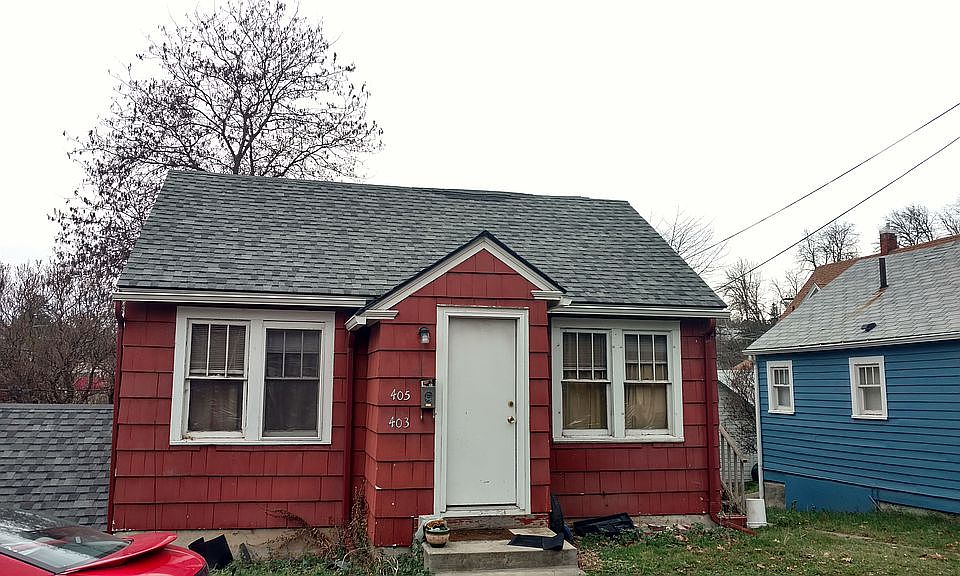 1st image of 403-405 NE Gray Ln