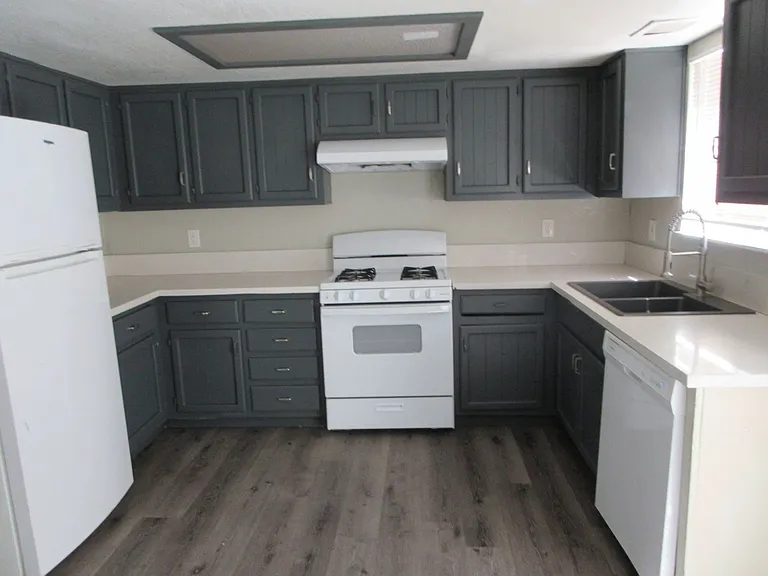 513 E Ridgecrest Blvd — Photo 7