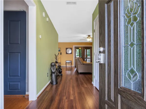 807 McCrae Dr, Newport News, VA 23608