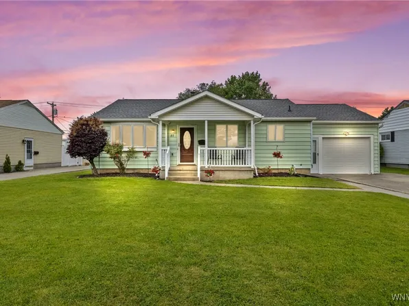 87 Imperial Dr, Amherst, NY 14226