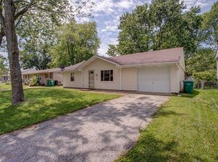 206 Willow Dr, O'Fallon, IL 62269