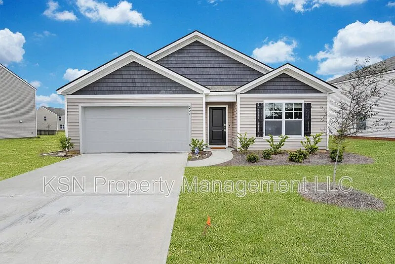 4 bed, 2.0 bath, 1775 sqft, $3,700 — Photo 1