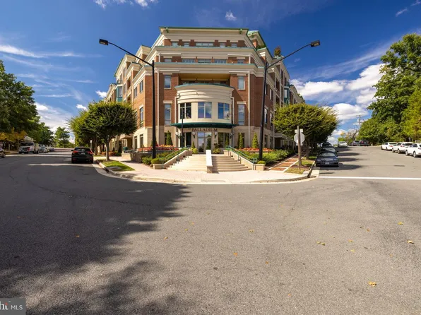 1450 Emerson Ave Unit G04-4, McLean, VA 22101