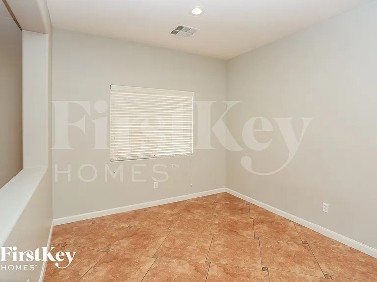 6425 Casamar St — Photo 9
