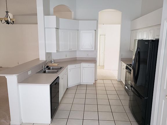 3rd image of 630 Morning Cove Cir SE