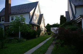 2nd image of 930 N 30th St