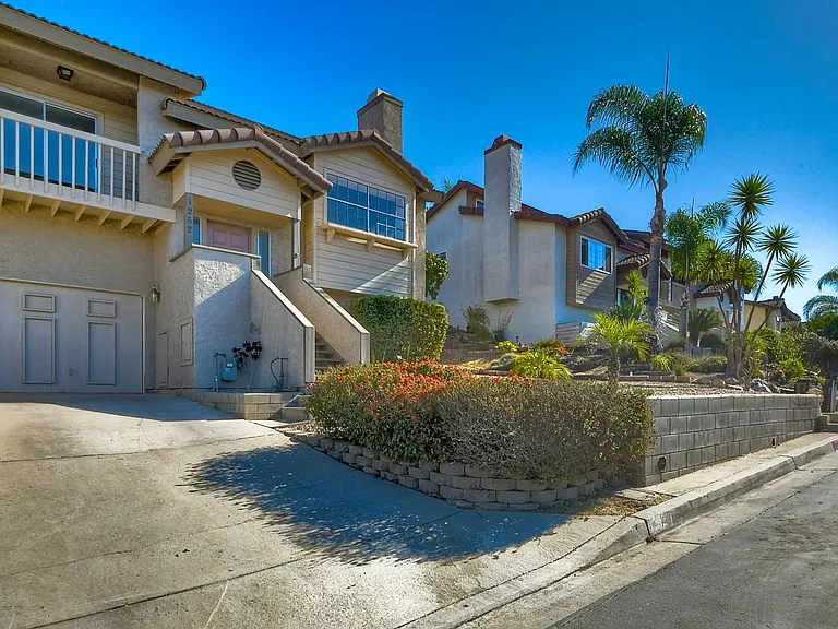 1252 Soria Gln — Photo 17
