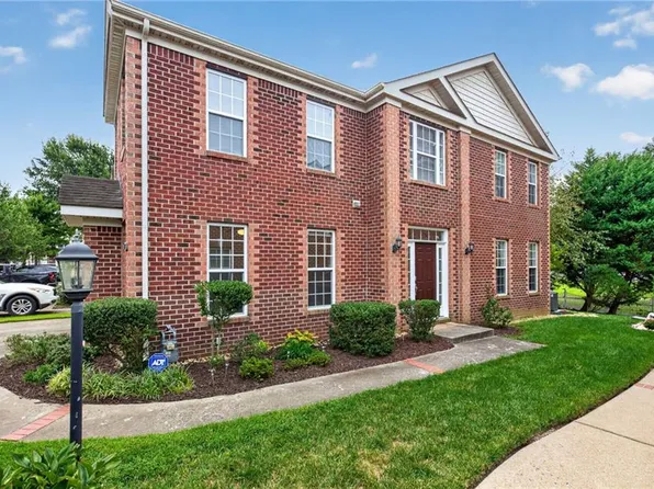 1007 Skiffs Landing Ln, Suffolk, VA 23435