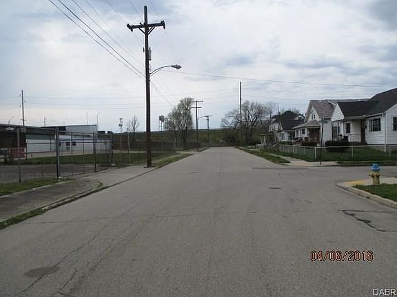 3rd image of 123 Fluhart Ave