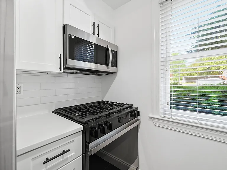 906 S Washington St #111 — Photo 8
