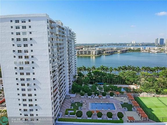 4th image of 2851 NE 183rd St APT 103E