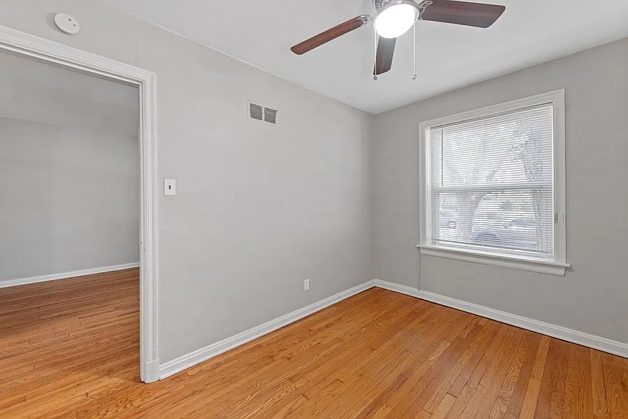 3 bed, 1320 sqft, $1,900 — Photo 3