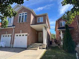 371 Krotone Cres, Mississauga, ON L5W 1T7