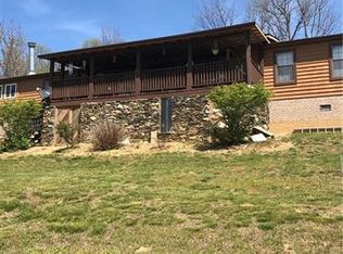 49 Apple Jack Ln, Hendersonville, NC 28792