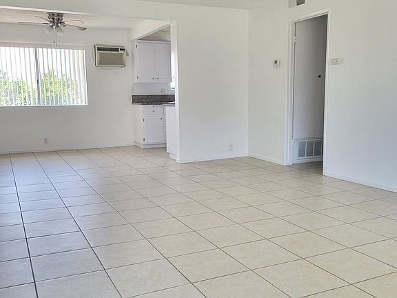 4th image of 11648 Bellflower Blvd APT D